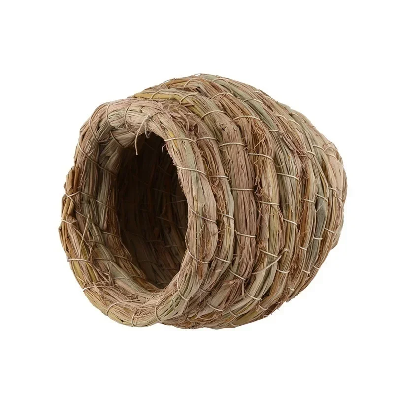 عش طيور منسوج يدويًا